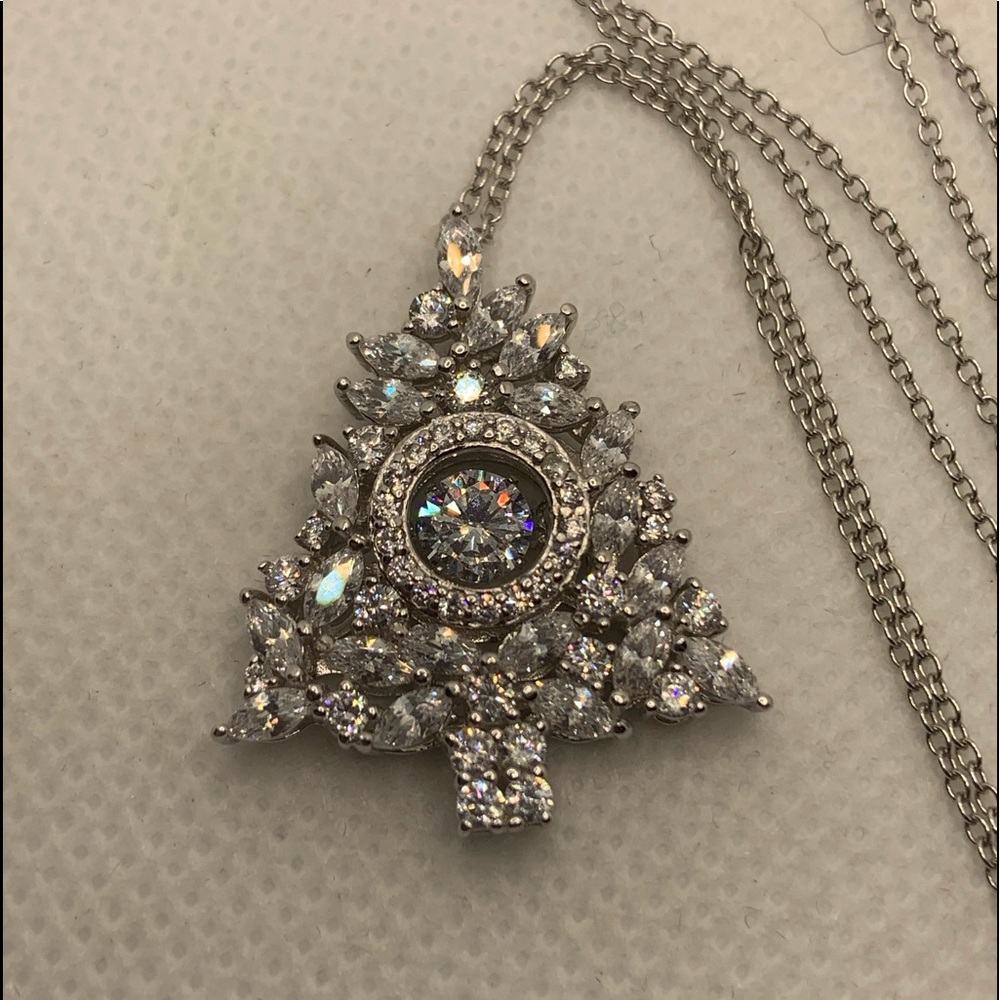 DANCING DIAMOND CHRISTMAS TREE PENDANT WITH CHAIN - Picture 3 of 8